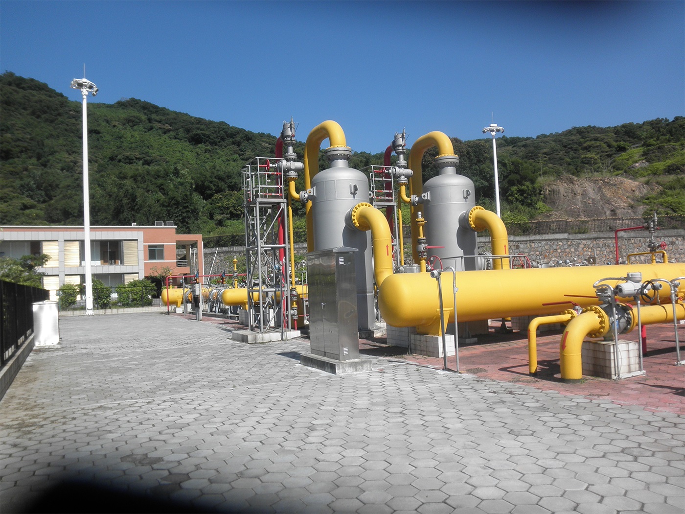 1744968515116462.jpg 1648697878144833.jpg